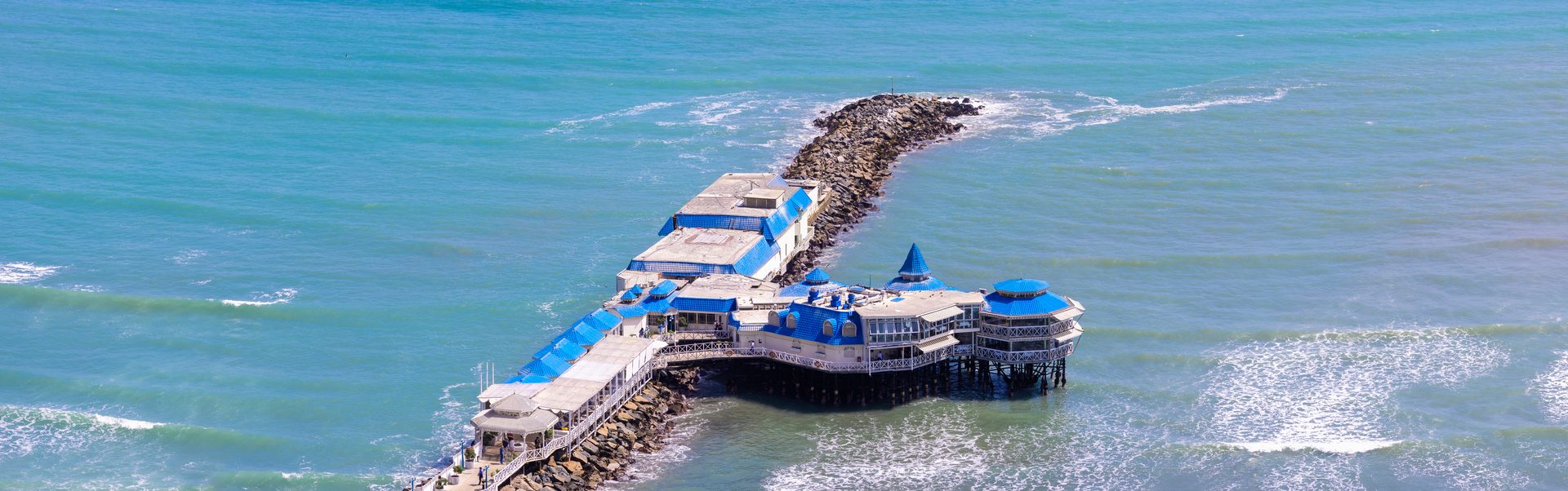 The Miraflores clifftop promenade above the Pacific in Lima